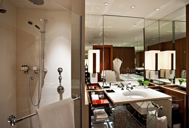 Bathroom 5, Ararat Park Hyatt Moscow, Central