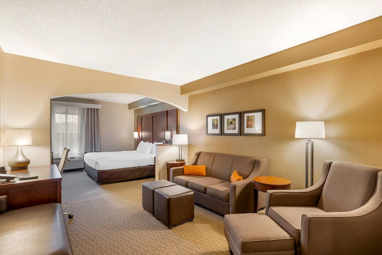 Bedroom 3, Comfort Suites State College near Penn State, Centre
