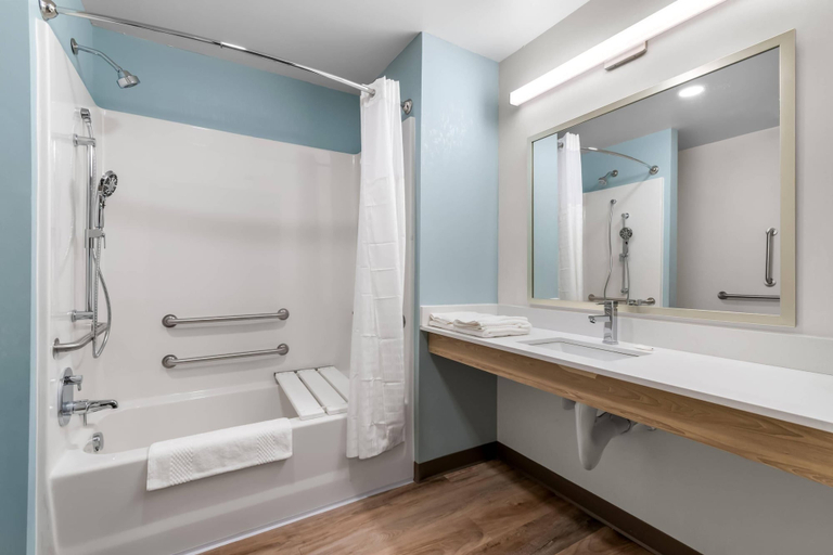 Room 4, Woodspring Suites Harrisburg Carlisle, Cumberland