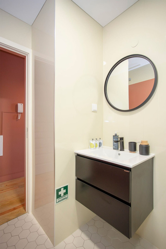 Room 3, Liiiving Historic Cl Rigos Studio - 1B, Porto
