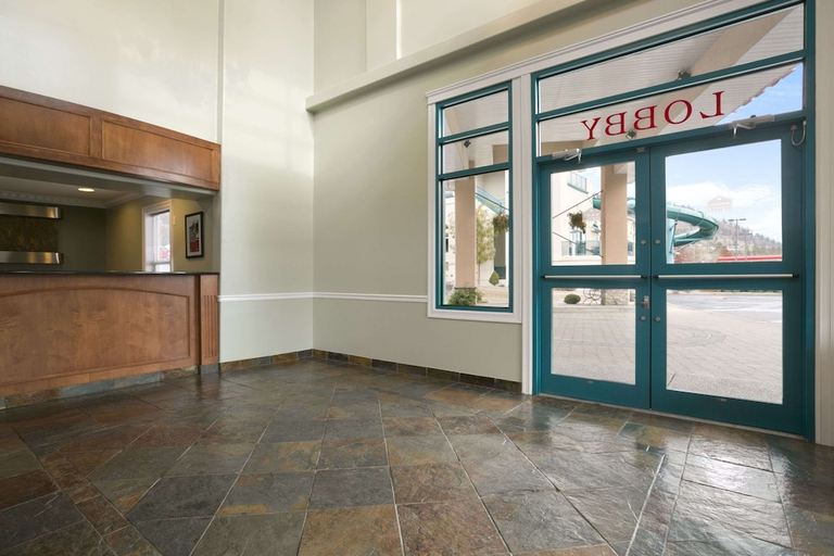 Public Area, Ramada Limited Merritt, Thompson-Nicola