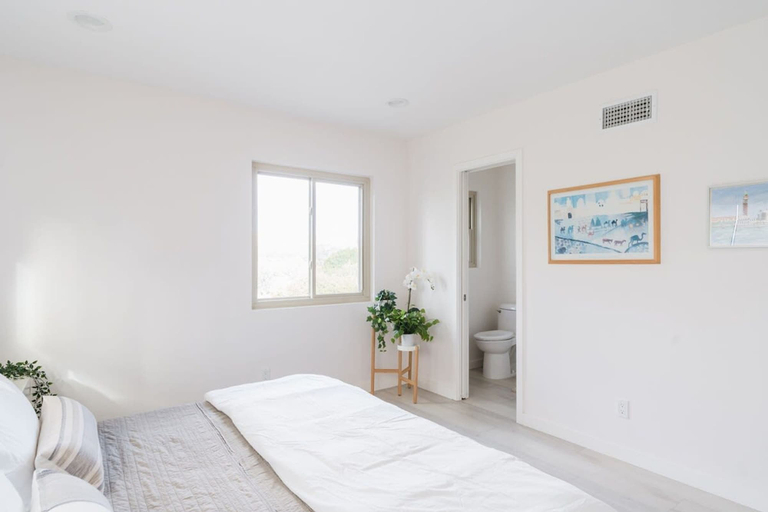 Room 3, Spacious and Bright 5-bedroom Oasis Pool and Yard, San Diego