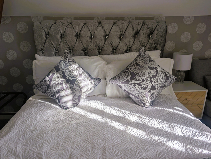 Room 5, Lakeside Oxford Hotel, Oxfordshire