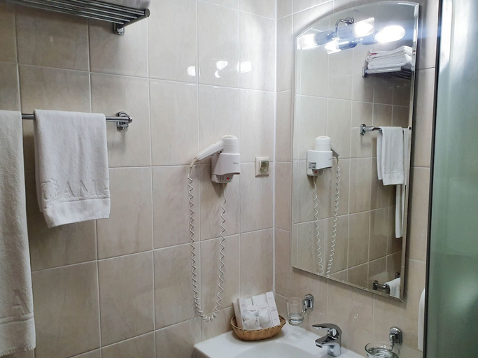 Bathroom 3, Amaks Safar Hotel, Vysokogorskiy rayon