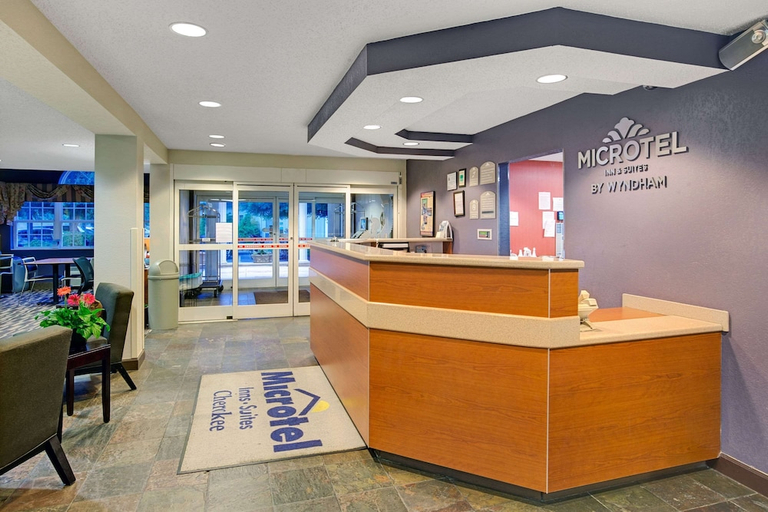 Public Area, Microtel Inn & Suites By Wyndham Cherokee, Jackson