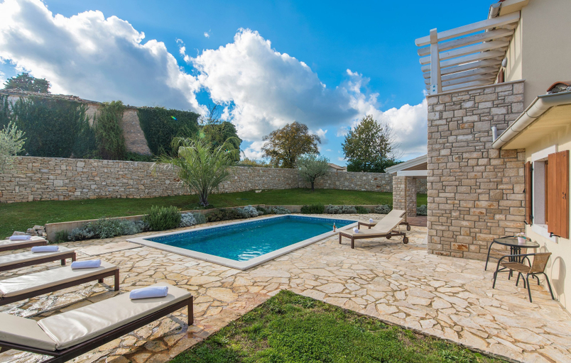 Room 4, Kvarta in Barban With 3 Bedrooms and 3 Bathrooms, Barban