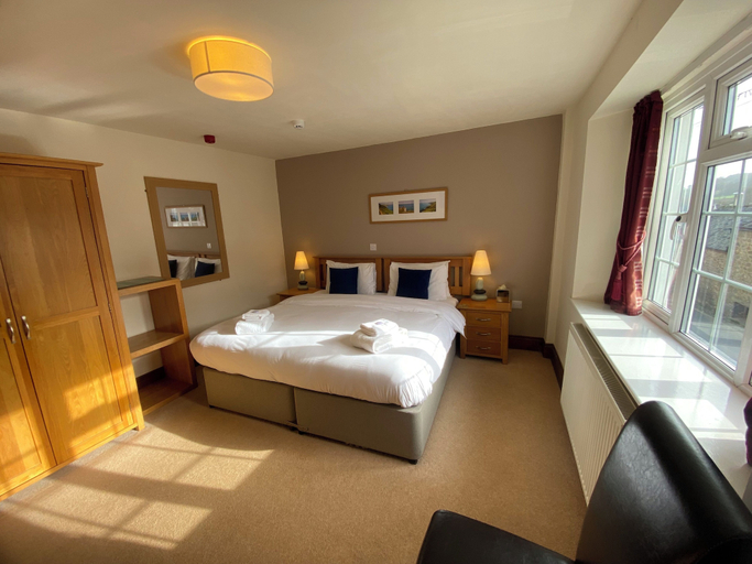 Bedroom, The Globe Inn, Devon