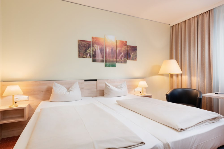 Bedroom 2, NOVINA HOTEL Südwestpark Nürnberg, Nürnberg