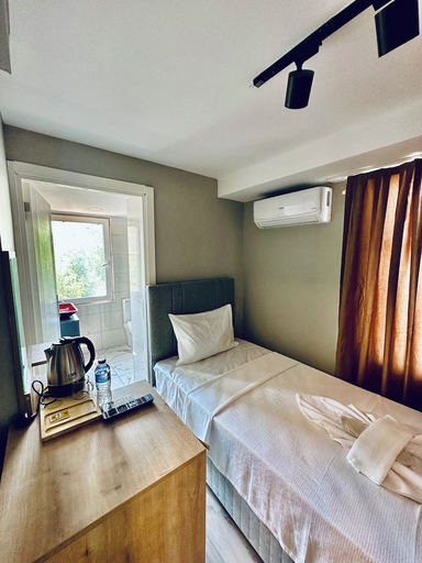 Bedroom 2, The Hera Gold Hotel, Maltepe