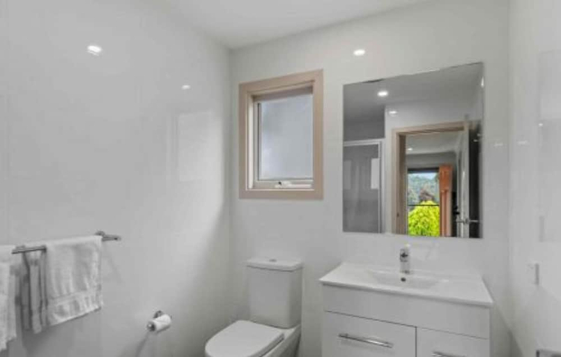 Bathroom 3, Discovery Parks Hahndorf Resort, Adelaide