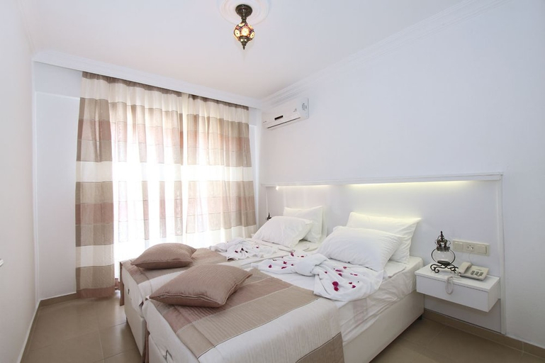 Bedroom 2, Mervehan Residence Hotel, Ula