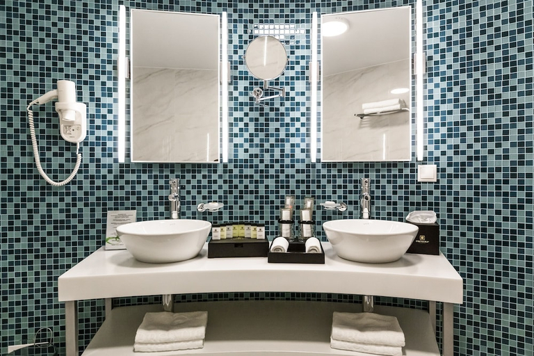 Bathroom 3, Sopka Hotel, Khabarovskiy rayon