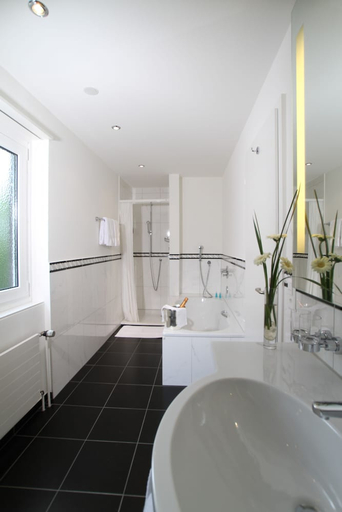Bathroom 5, Engimatt City-Gardenhotel, Zürich