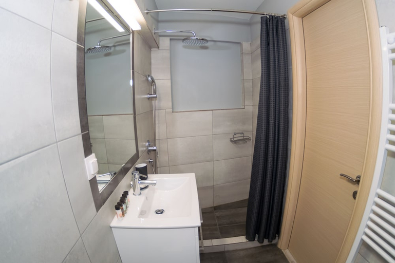 Bathroom 3, Connect Studios & Apartments, Attica