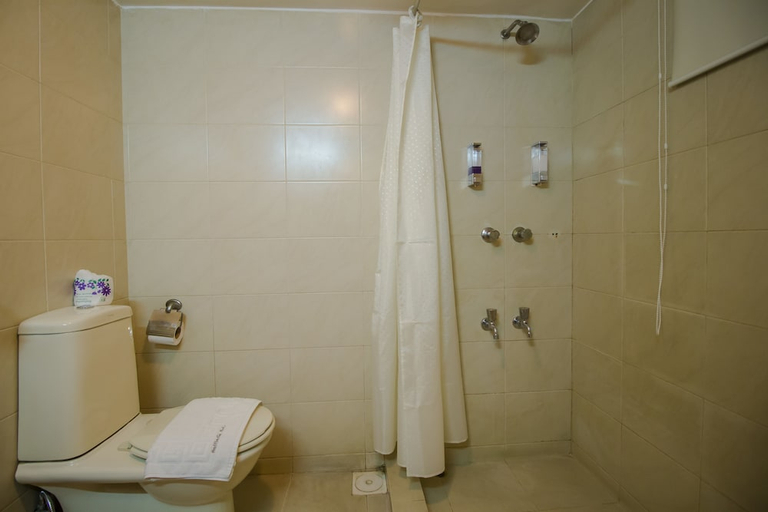 Bathroom 3, Rafflesia Serviced Apartments, Dhaka