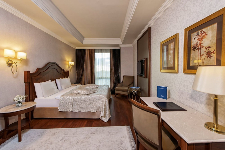 Bedroom 3, Elite World Van, Merkez