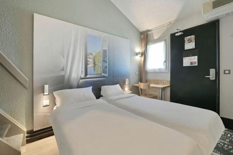 Bedroom 4, B&B Hotel Le Mans Sud, Sarthe