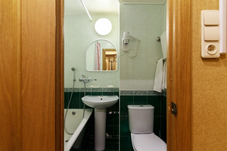 Bathroom 3, Nikonovka Hotel, Northern