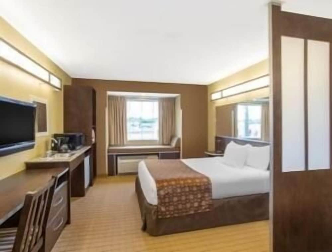 Bedroom 4, Microtel Inn & Suites by Wyndham Marietta, Washington