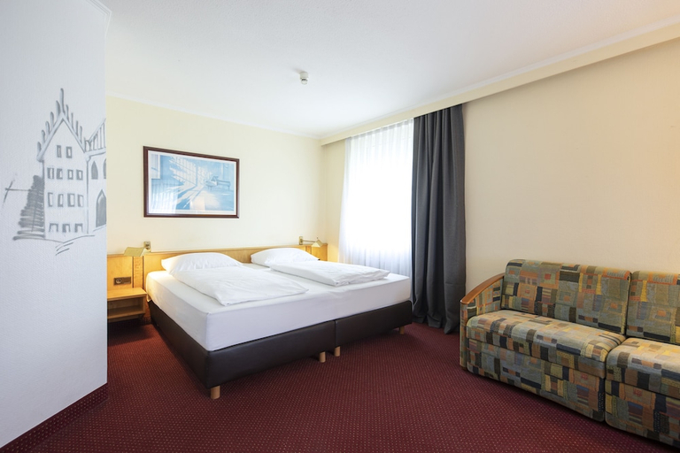 Bedroom 3, Hotel Kaiserhof Landshut, Landshut