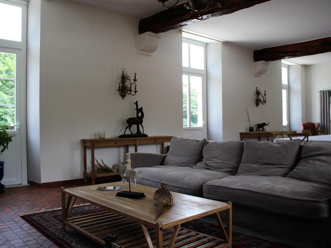 Others 5, Le Domaine de Montchevreuil, Oise