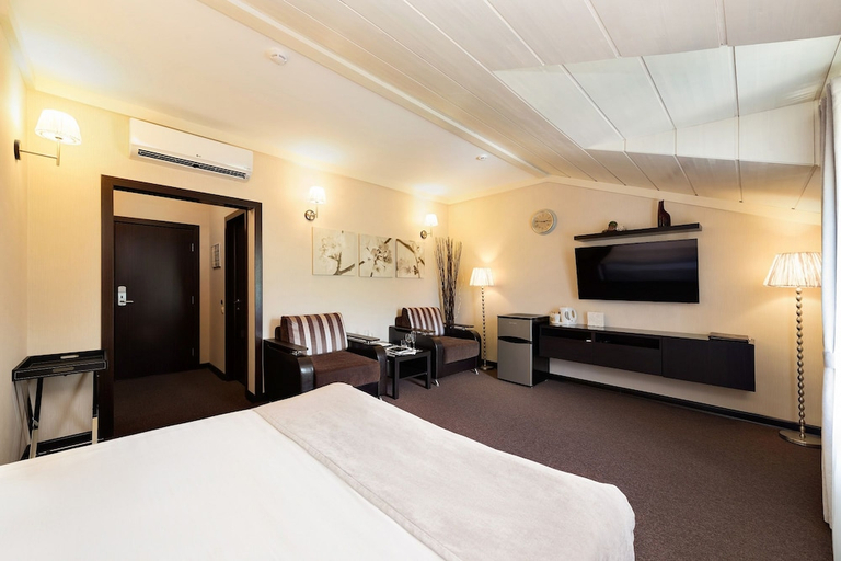 Others 5, Parkoff Hotel, Eastern