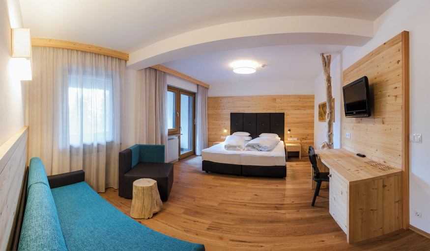 Bedroom 5, Hotel Der Waldhof in Völlan, Bolzano