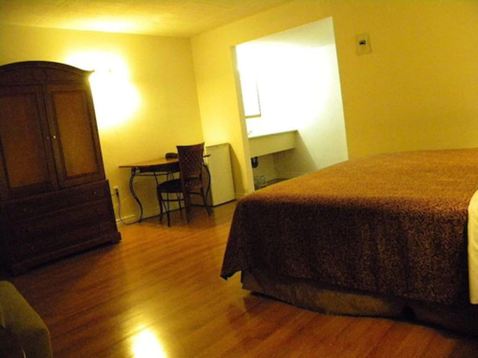 Bedroom 2, Fairway Inn by the Falls, Niagara