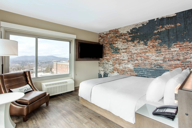 Bedroom 3, Cambria Hotel Downtown Asheville, Buncombe