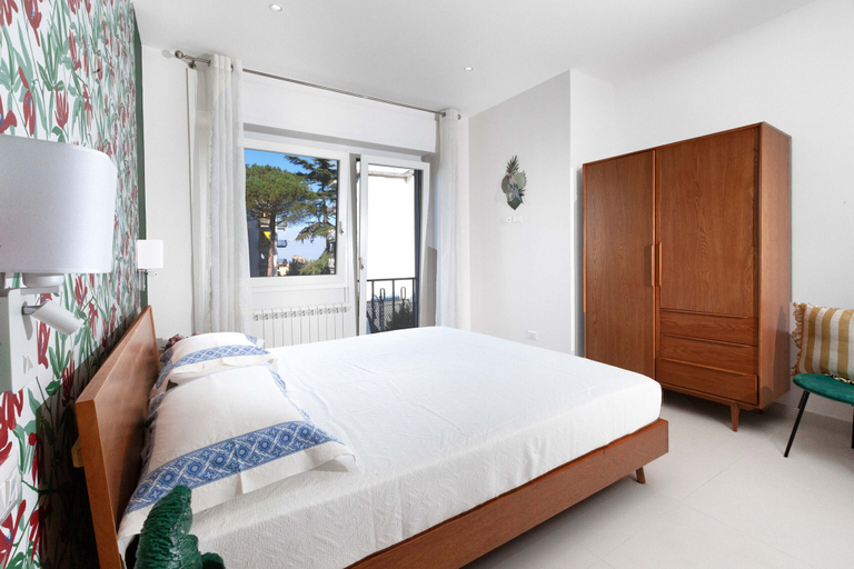 Room 2, Estate4home - Velia, Napoli