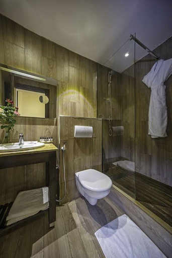 Bathroom 4, リベルテ オテル オラン, Oran