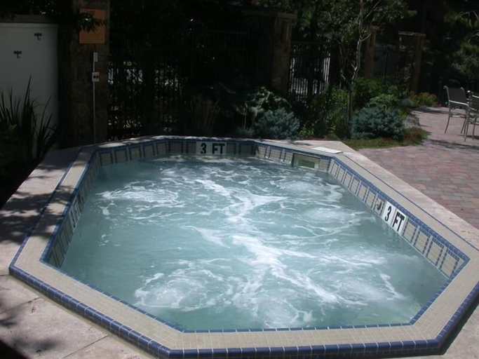 Pool 4, Vail Ski Resort - Luxury Condos, Eagle