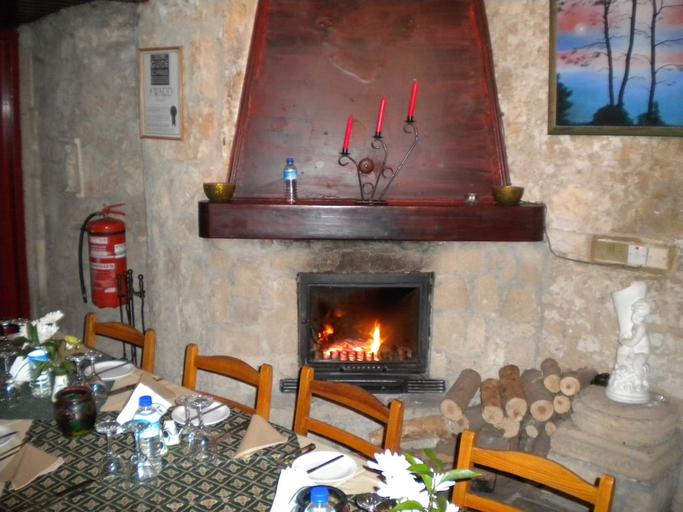Food & Drinks 5, Kiniras Traditional Hotel & Restaurant