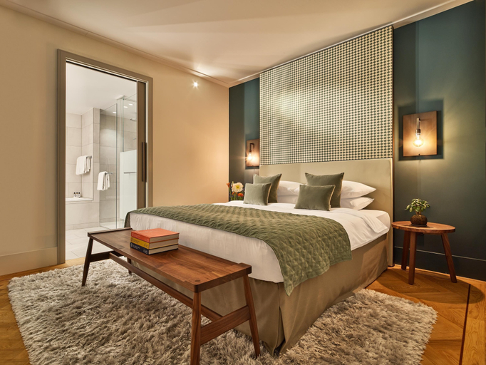 Bedroom 3, Hyatt Regency Amsterdam, Amsterdam