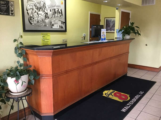Public Area, Super 8 by Wyndham Walterboro, Colleton