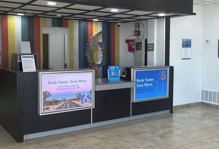 Public Area 2, スタジオ 6 デュマス, テキサス, Moore