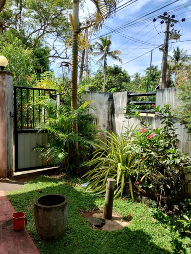 Others 4, Oshi - Villa, Hikkaduwa