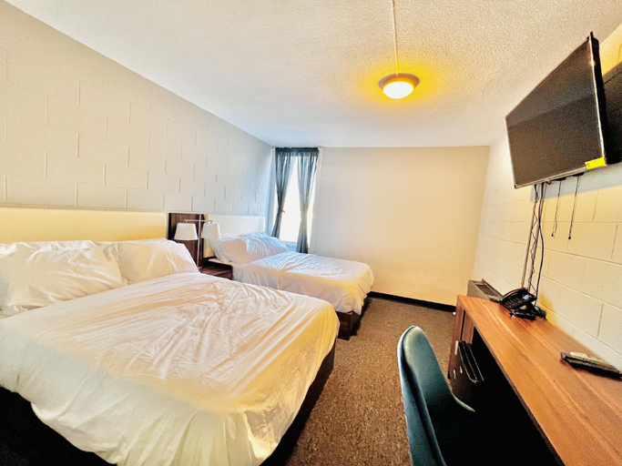 Bedroom 2, Grand Royal Legacy, Division No. 11