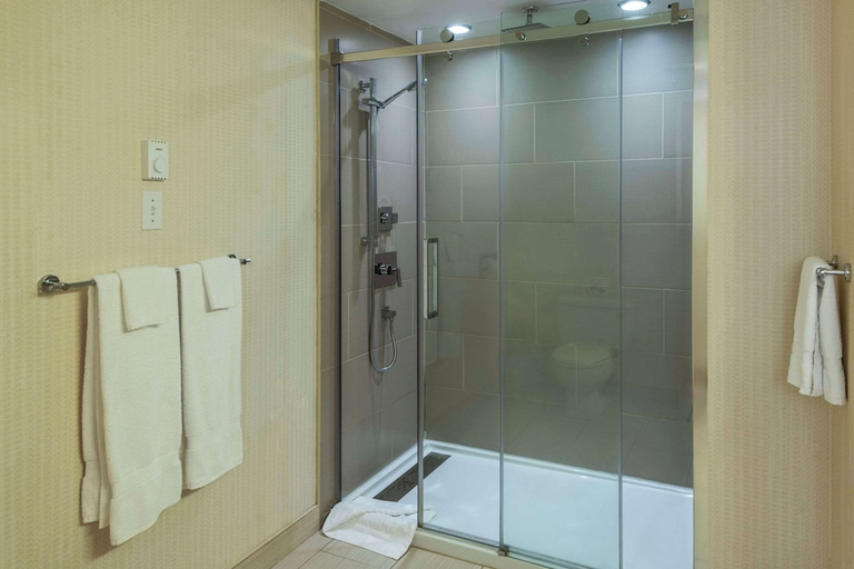 Bathroom 4, Comfort Inn, Antoine-Labelle