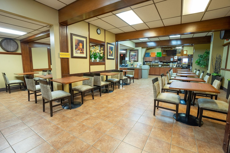 Food & Drinks 5, Comfort Inn & Suites Downtown Edmonton, Division No. 11