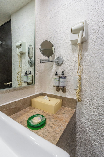 Bathroom 5,  Copacabana Beach Hotel Acapulco, Acapulco de Juárez