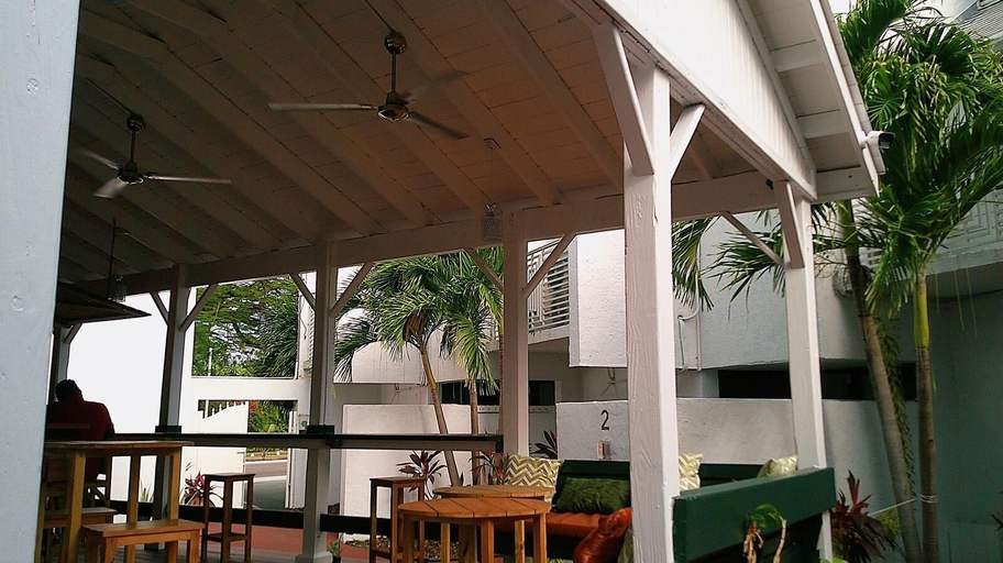 Food & Drinks 5, The Island Garden Hotel
