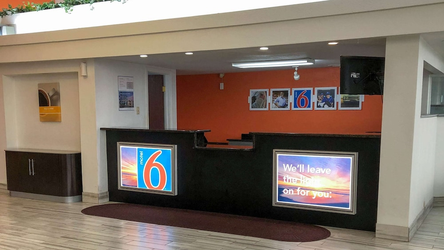 Public Area 2, Motel 6 Daytona Beach, FL - Speedway, Volusia