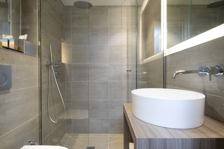 Bathroom 4, Hotel Jardin Des Plantes, Paris
