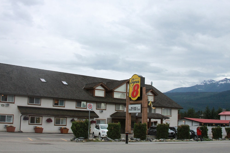 Exterior & Views 2, Super 8 By Wyndham Valemount, Fraser-Fort George
