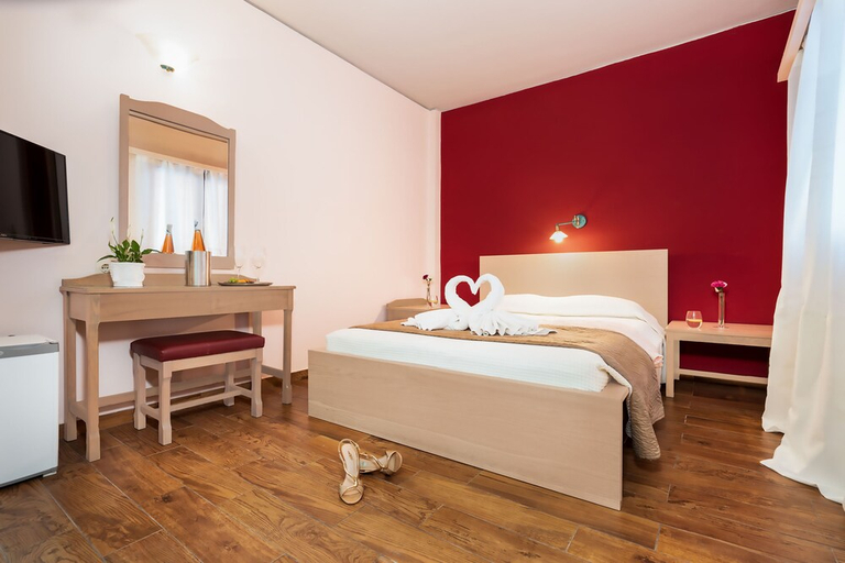 Bedroom 3, Brascos, Crete