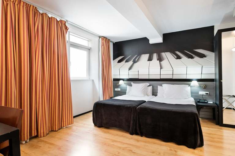 Bedroom 2, Abba Jazz Hotel, Álava