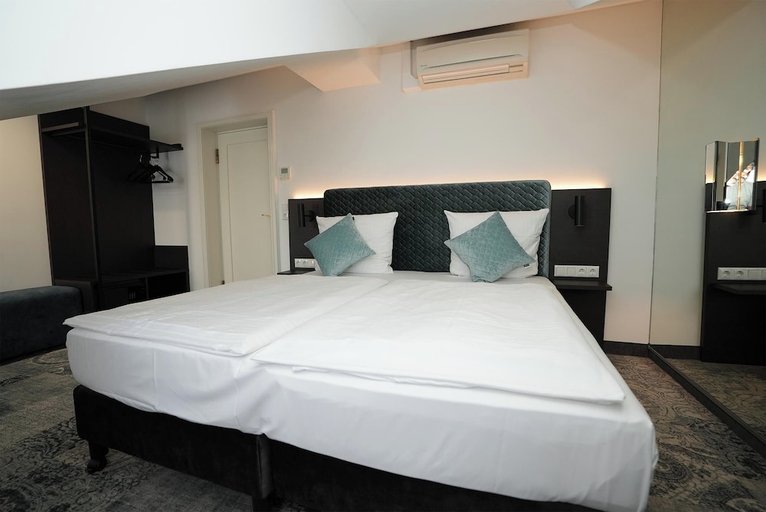 Bedroom 2, Hotel Palmenhof, Frankfurt am Main