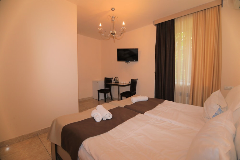 Bedroom 2, Comfort House Hotel, Yerevan