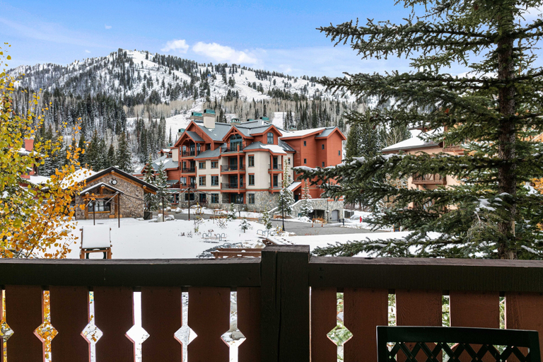 Property grounds 2, Eagle Springs East - 2 Bedroom Condos in Solitude UT, Salt Lake